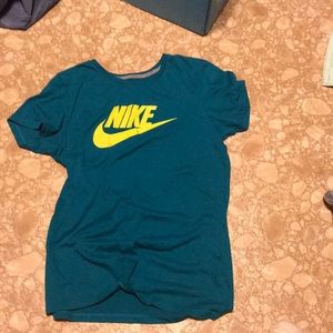 nike tee